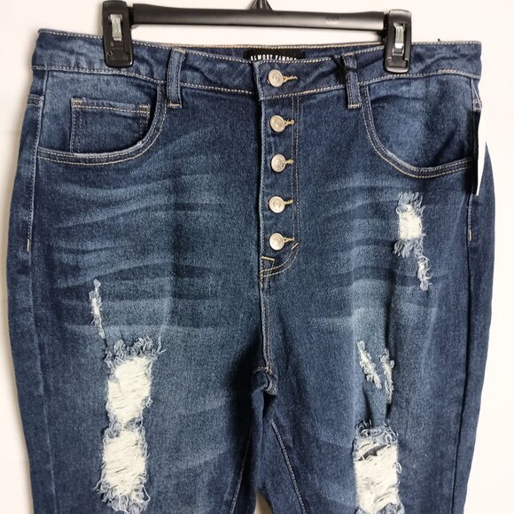 Almost Famous Women’s High Rise Mom Jeans Size 13 Distressed Stretch NWT - Picture 5 of 9
